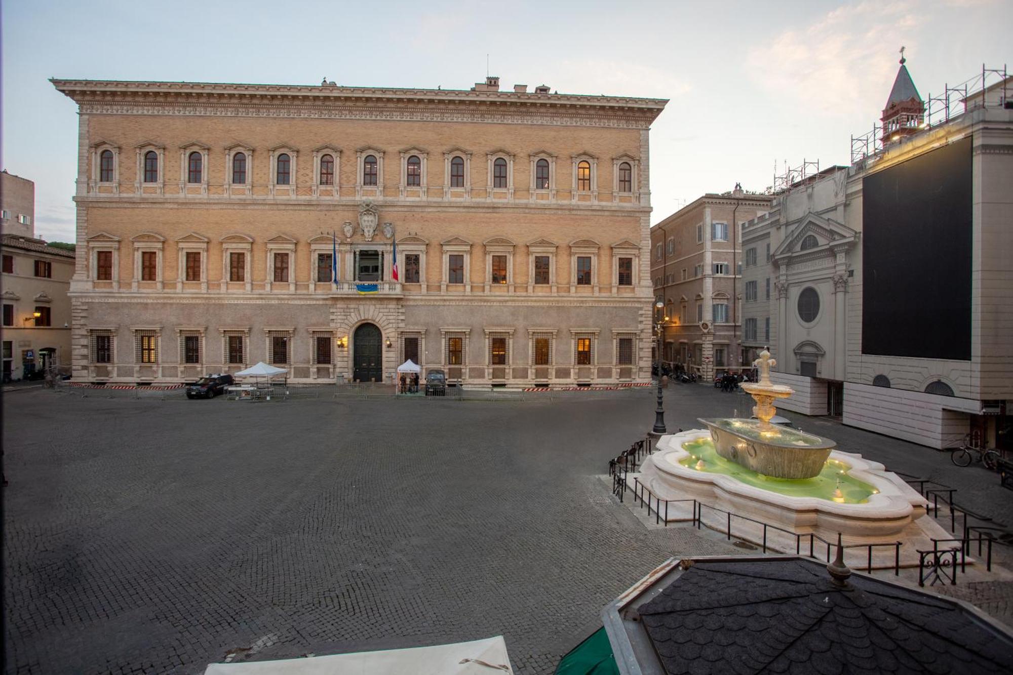דירות רומא Casa Cristina In Piazza Farnese מראה חיצוני תמונה