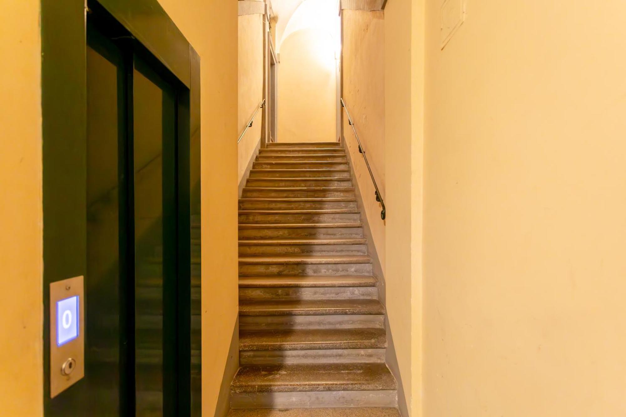 דירות רומא Casa Cristina In Piazza Farnese מראה חיצוני תמונה