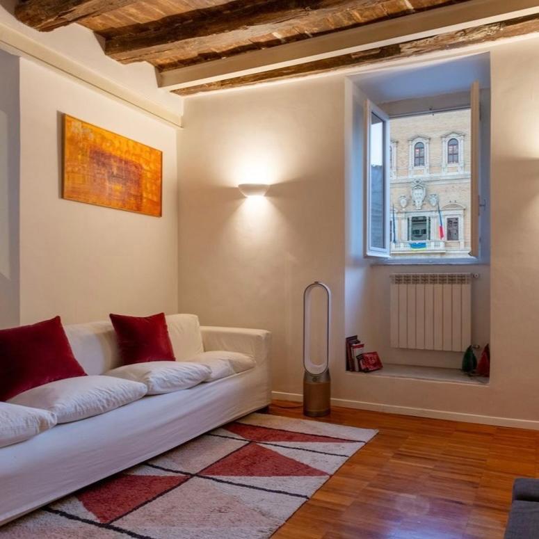 דירות רומא Casa Cristina In Piazza Farnese מראה חיצוני תמונה