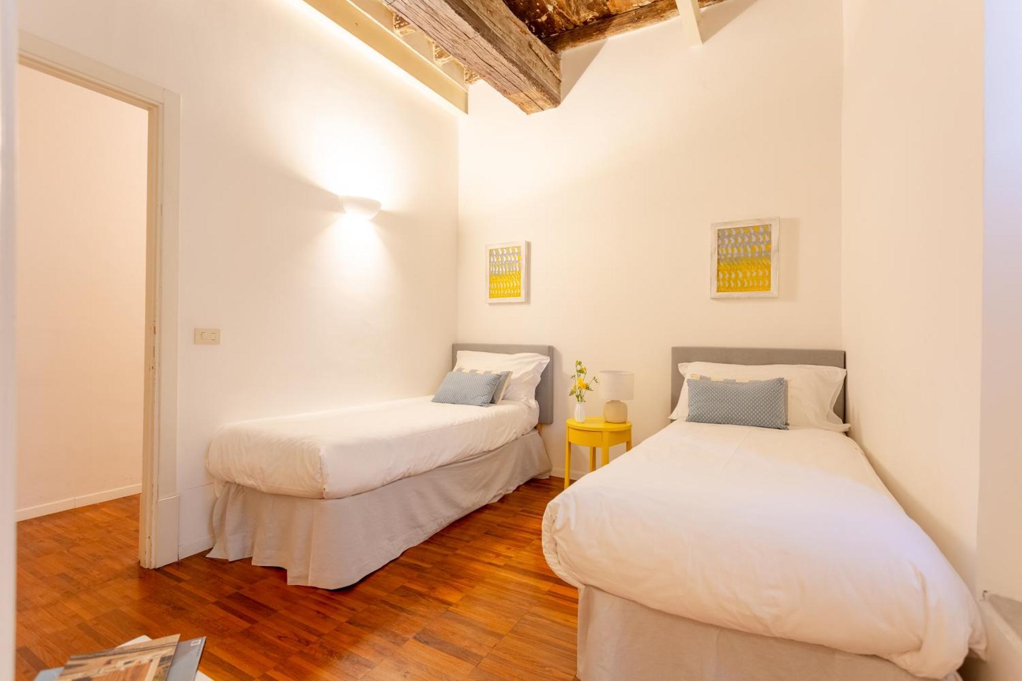 דירות רומא Casa Cristina In Piazza Farnese מראה חיצוני תמונה